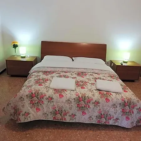 Venice Concordia בית הארחה 2*
